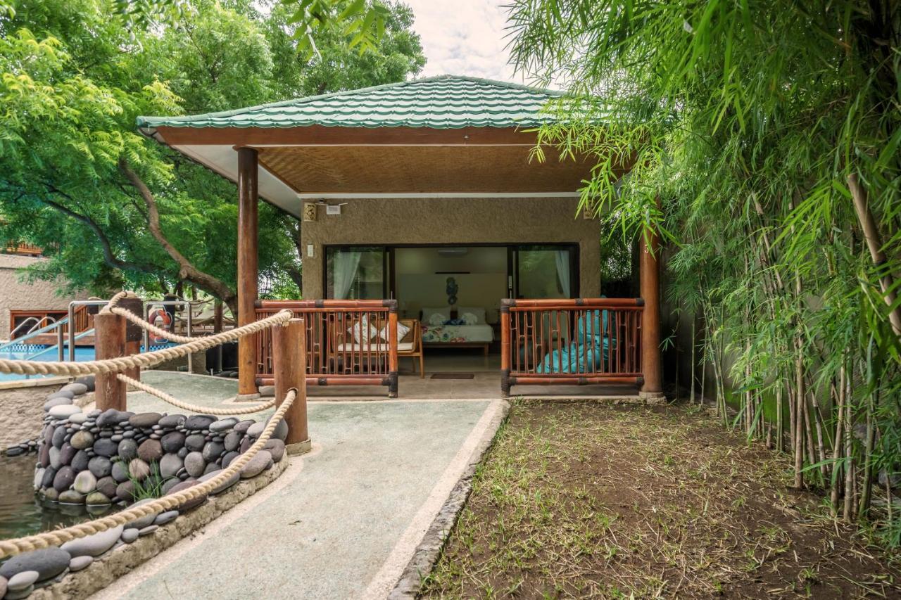 Lunar Dive Resort: Bamboo Villas Кубу Екстериор снимка
