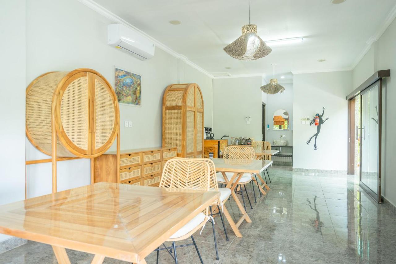 Lunar Dive Resort: Bamboo Villas Кубу Екстериор снимка